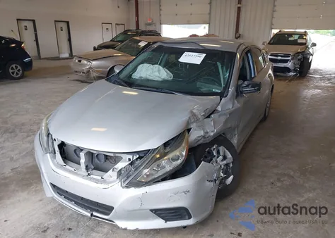 2017 Nissan Altima 2.5 S z USA, uszkodzony, nr VIN 1N4AL3AP0HN350239